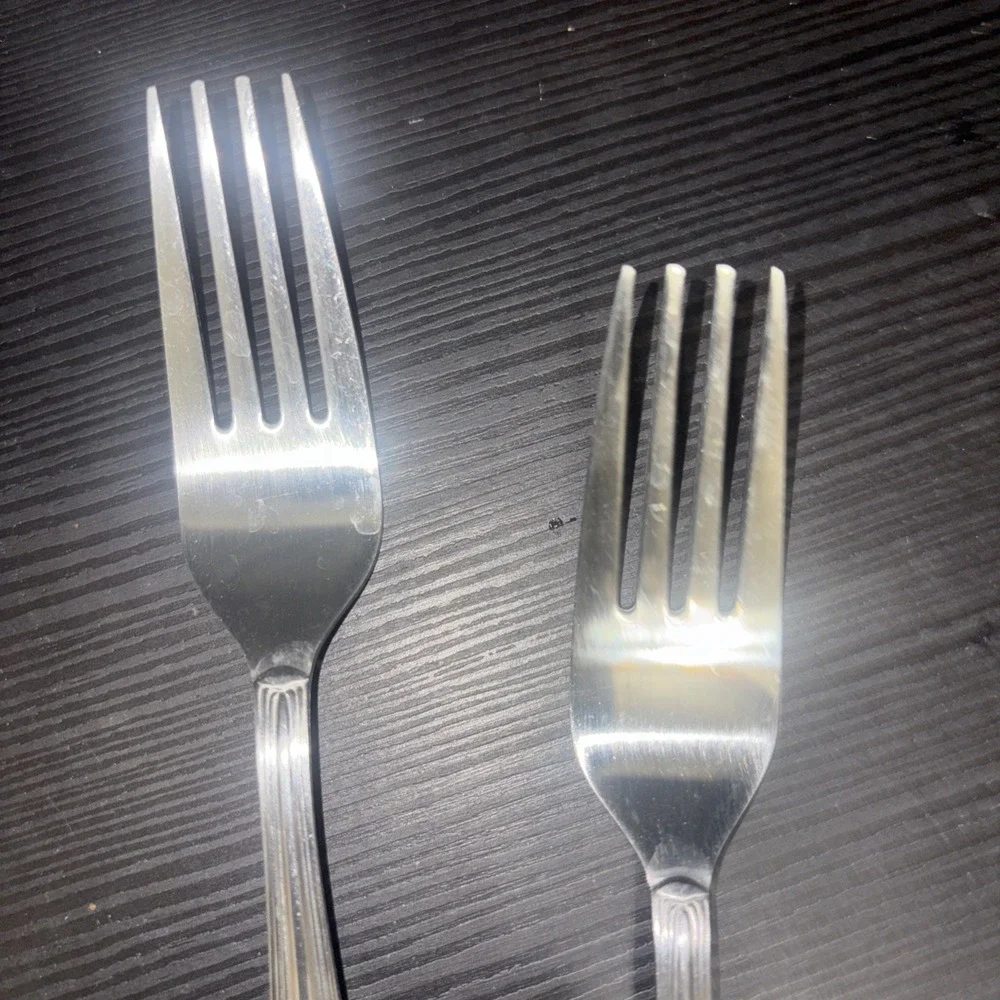 HAMPTON SILVERSMITHS MESSINA 235 DINNER FORKS Set of 7 Stainless Flatware